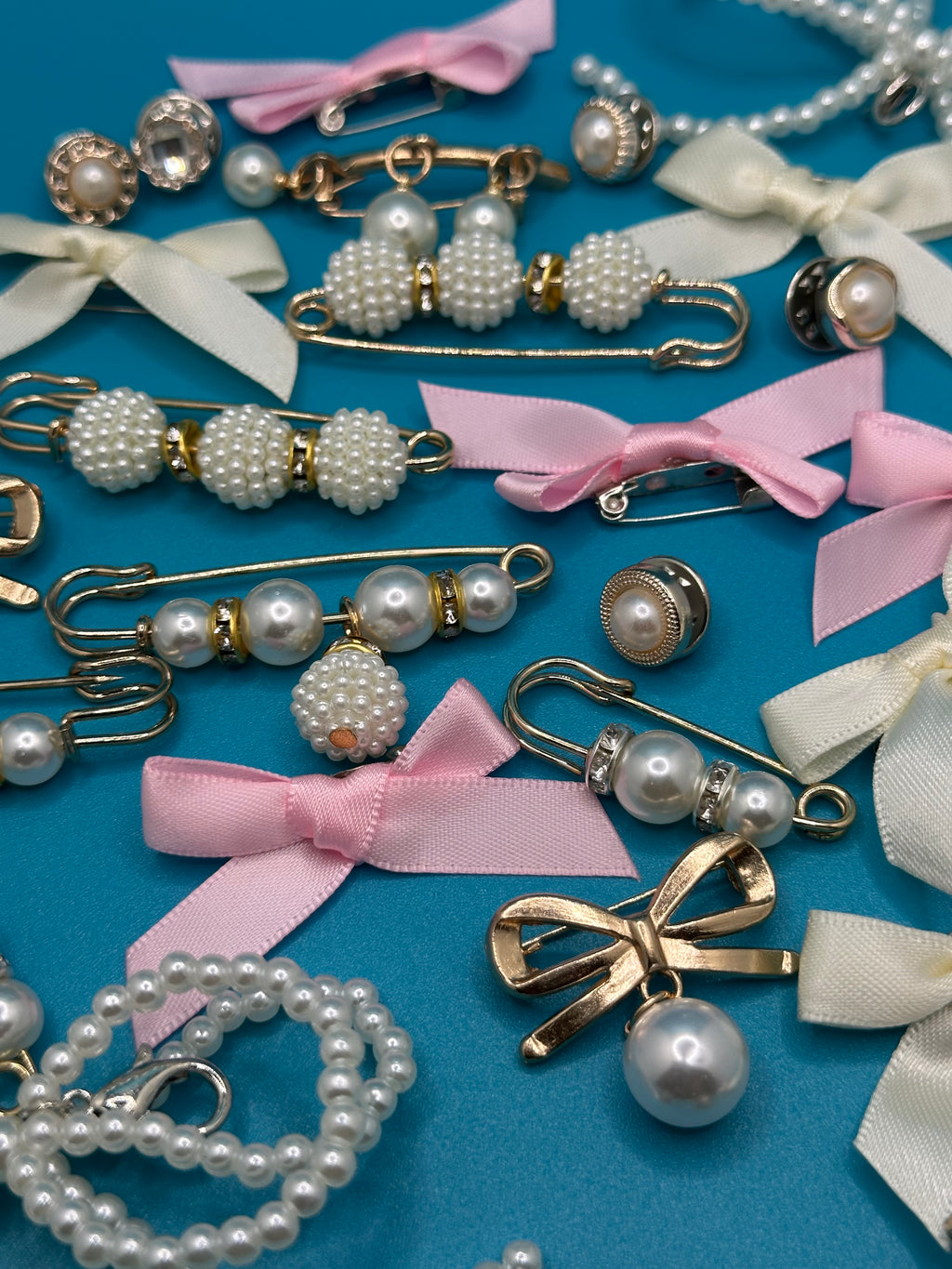 Pearl & Gold Sneaker Jewels